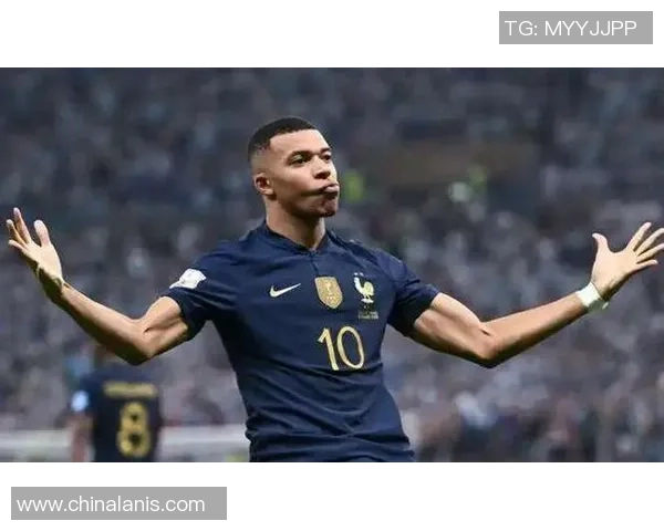 法国足球球星：从齐达内到姆巴佩的传奇征程与辉煌时刻